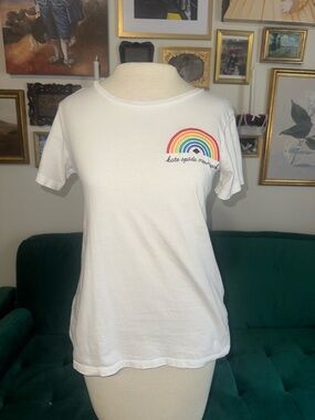 kate spade white short sleeve tee with rainbow patch